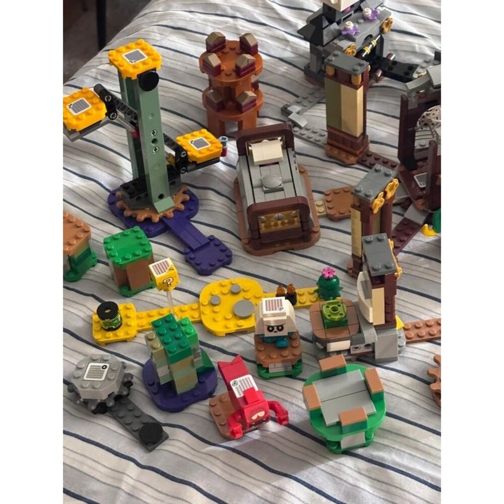 Lego Mario Set Bundle - Picture 3 of 9